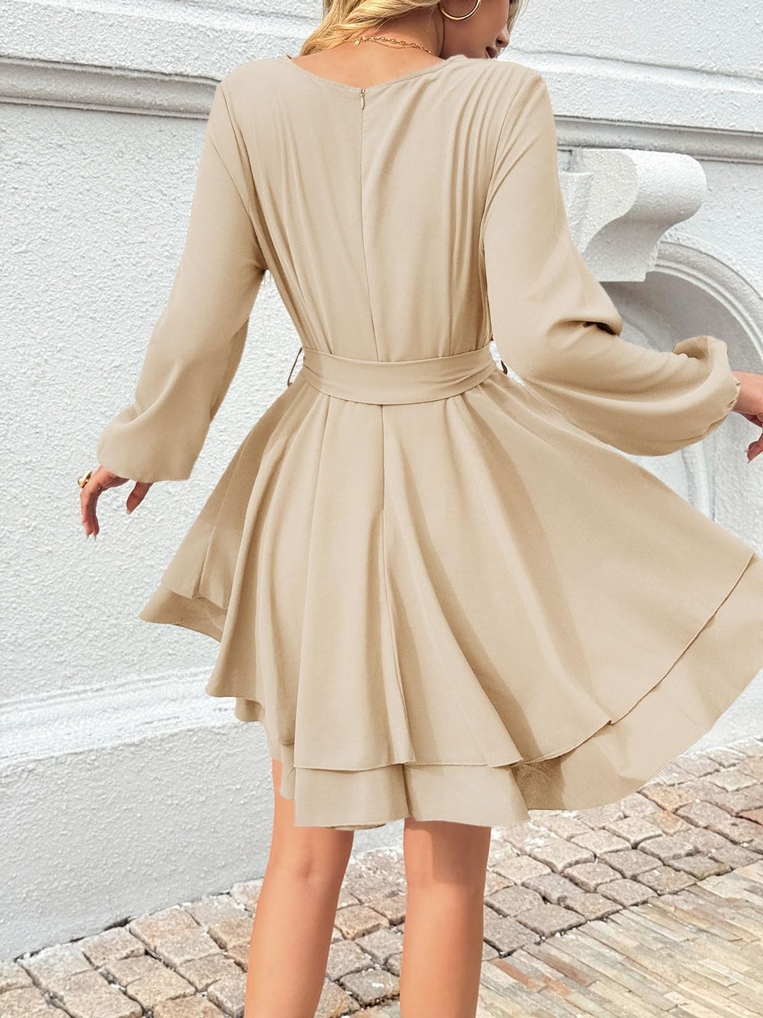 Brinley Dámské Šaty s Kříženým Výstřihem – Hluboký Výstřih do V, Volánky a Elegantní Vysoký Pas