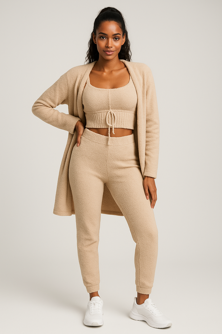 Set Teddy Loungewear pentru Femei 3 Piese – Confortabil, Modern și Stil Casual Elegant