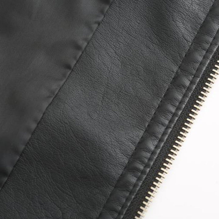 Carla Giacca Biker Donna Cropped – Bunda z ekologické kůže s vysokým límcem a prošívanými detaily