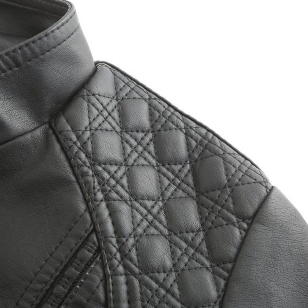 Carla Giacca Biker Donna Cropped – Bunda z ekologické kůže s vysokým límcem a prošívanými detaily