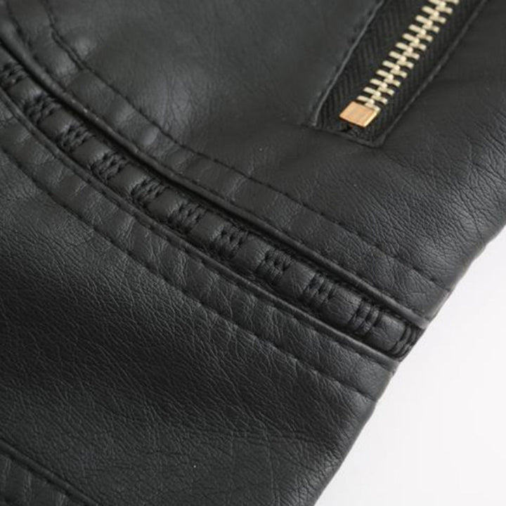 Carla Giacca Biker Donna Cropped – Bunda z ekologické kůže s vysokým límcem a prošívanými detaily