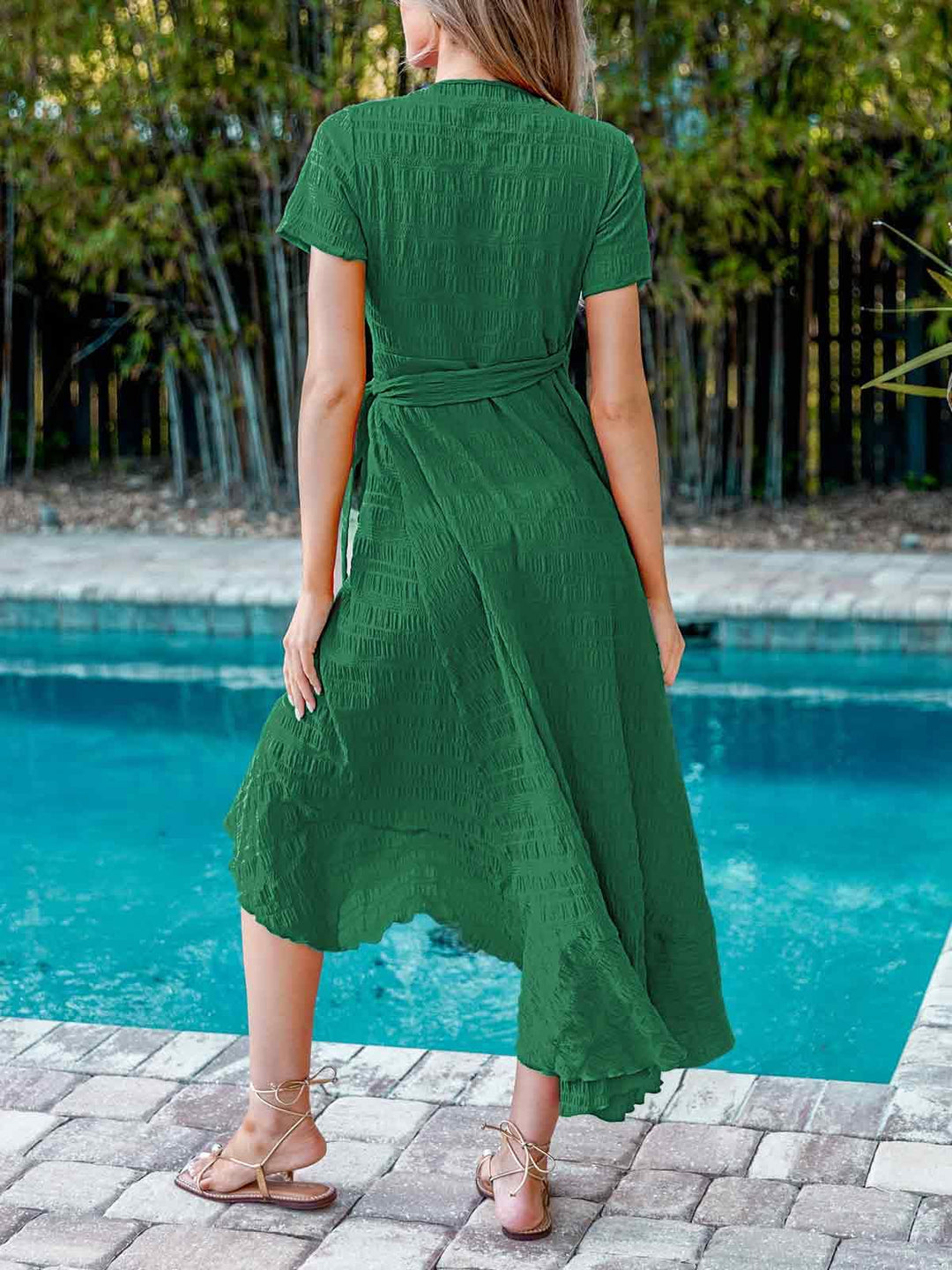 Zara Maxikleid Damen – V-Ausschnitt, Volant-Ärmel mit Cold Shoulder & Asymmetrischer Saum