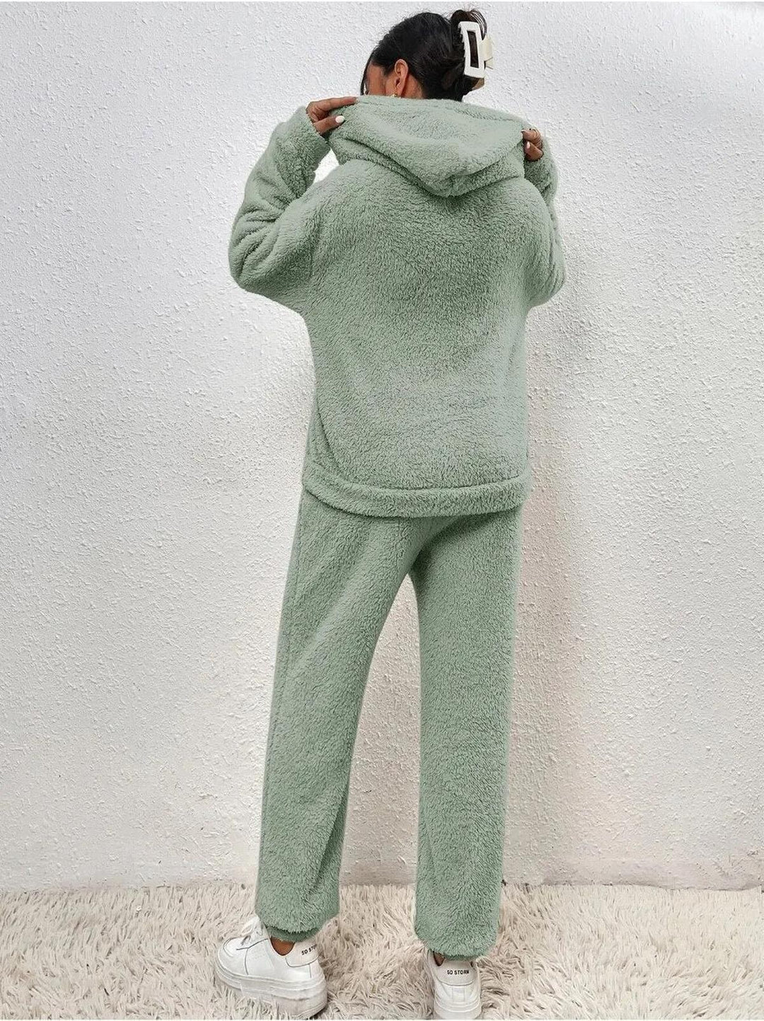 Set de îmbrăcăminte comodă pentru femei Remy din Teddy – Hanorac lung cu buzunare și pantaloni de iarnă