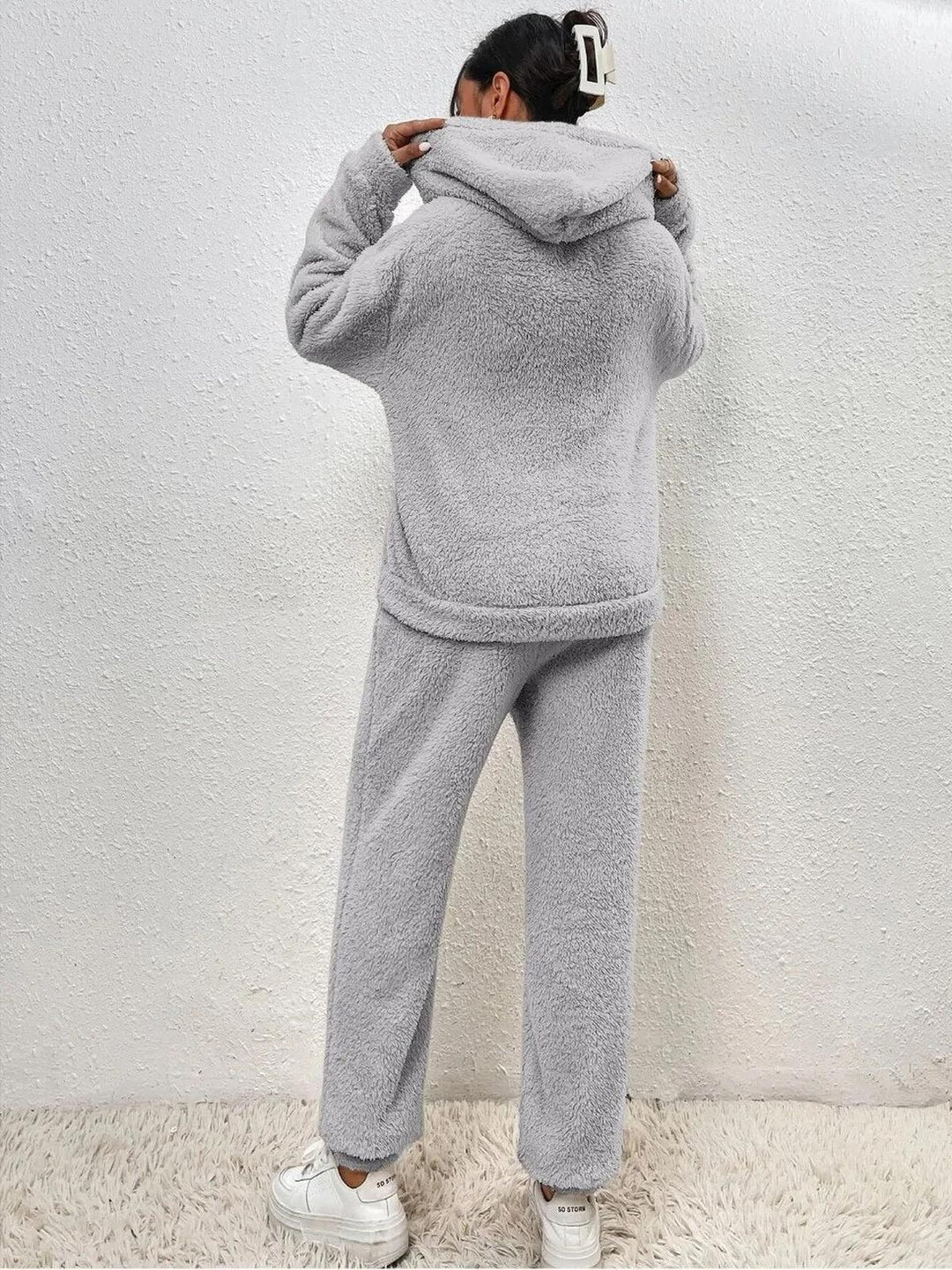 Set de îmbrăcăminte comodă pentru femei Remy din Teddy – Hanorac lung cu buzunare și pantaloni de iarnă