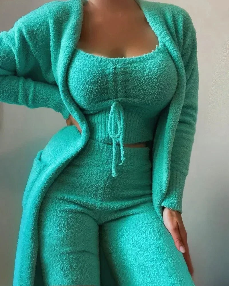 Set Teddy Loungewear pentru Femei 3 Piese – Confortabil, Modern și Stil Casual Elegant