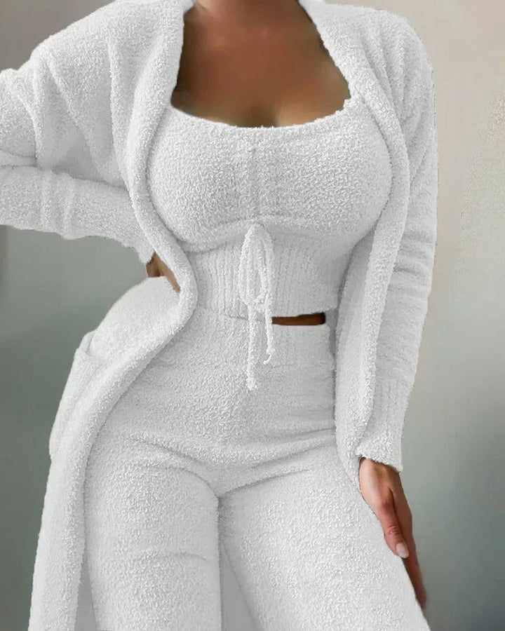 Set Teddy Loungewear pentru Femei 3 Piese – Confortabil, Modern și Stil Casual Elegant