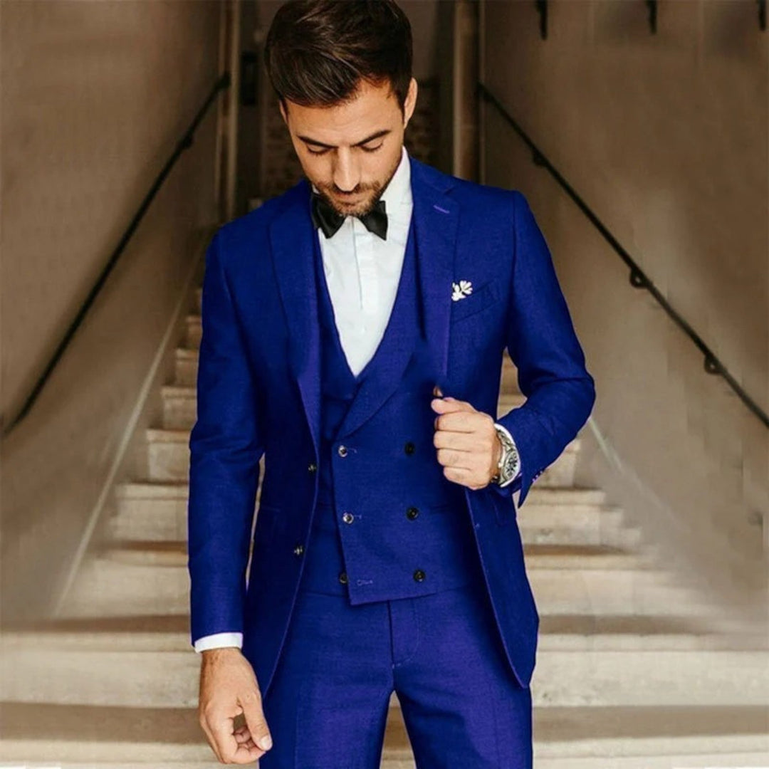 Jonathan | Elegáns 3 részes férfi öltöny csokornyakkendővel