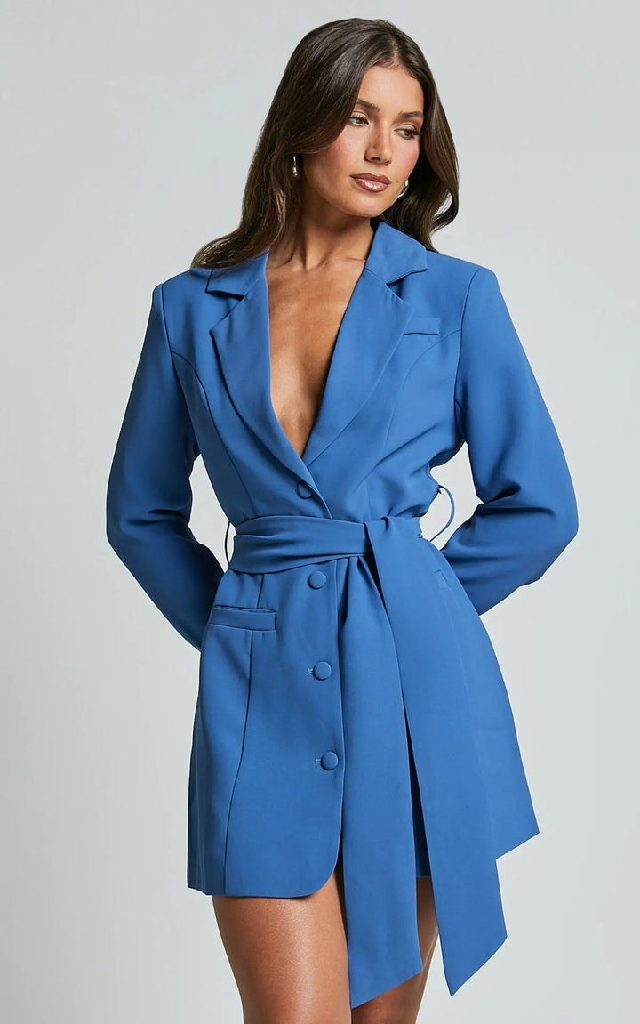 Victoria Dámské Sako s Páskem – Elegantní, Strukturované a Moderní Styl